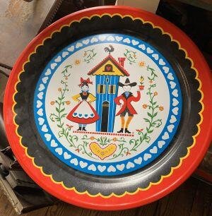 Pennsylvania Dutch design on serving tray